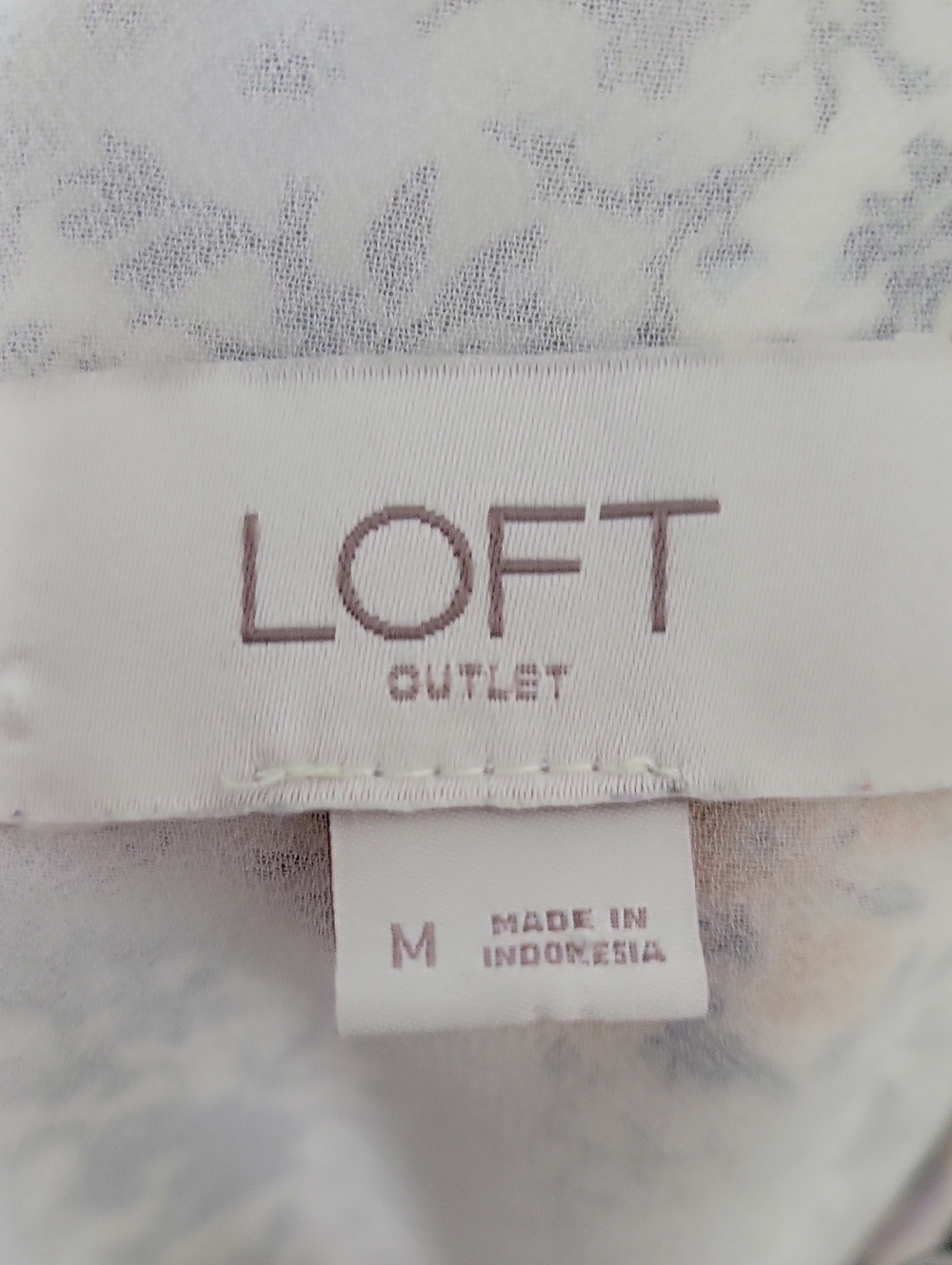 LOFT Floral V-Neck Flowy Tank Top, Size Medium - Picture 2 of 6
